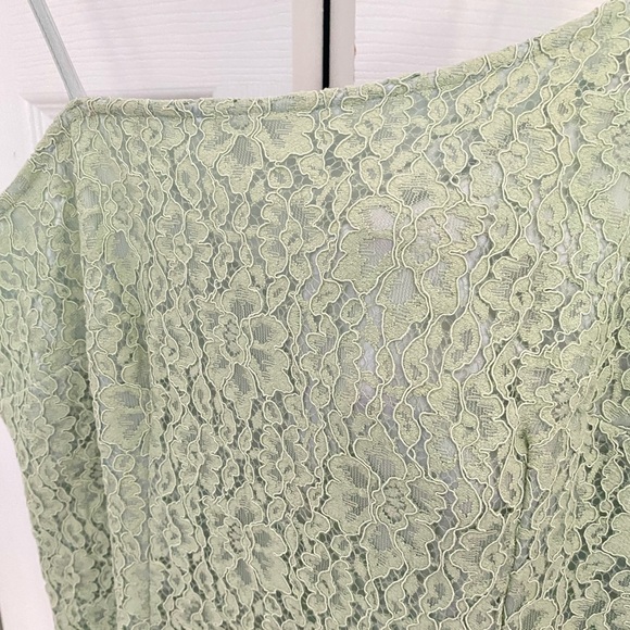 Asymmetric maxi lace dress with leg split - Picture 6 of 6